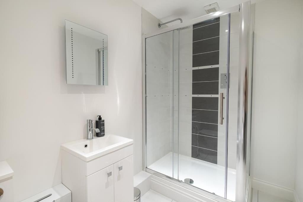 2 Bed 2 Bath Spacious Apartment In Central Aberdeen Extérieur photo