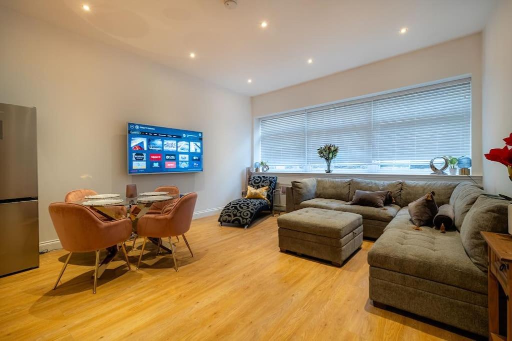 2 Bed 2 Bath Spacious Apartment In Central Aberdeen Extérieur photo